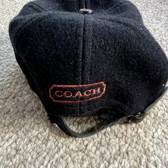 Coach baseball cap with COACH logo on the back. One size with snap back - Picture 2 of 7